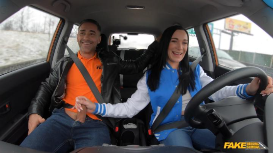 Azgın Kadın Yanlış Vitesi Tutuyor Türkçe Altyazılı